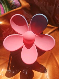 Gradient Flower Hair Claws