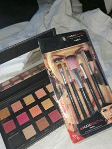 Huda Beauty Eyeshadow Palette And Makeup Brush
