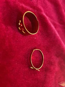 Stylish golden ring