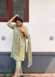Anouk Kurta Only. Can Be Paired With Jeans.