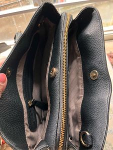 Black Handbag With Crosdbody Strap