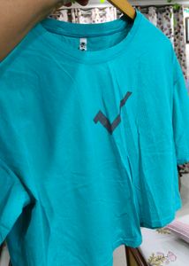 Light blue cropped oversized t-shirt free size