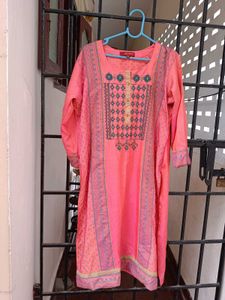 Dual Shade Embroidery Kurta