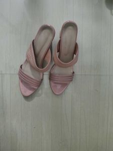Sandals - Flats &amp; Sandal
