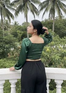 Green Long Sleeve Crop Top
