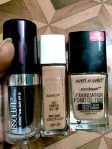B1️⃣G2️⃣ FREE(Set Of 3 Foundations)+ Freebies 🎁