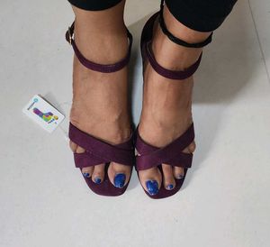 Mochi slay in Burgundy Heels