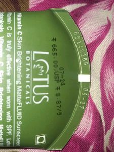LOTUS Botanicals Sunscreen SPF 50 PA+++