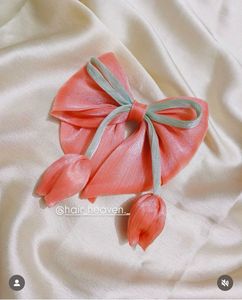 Tulip Bow Clip