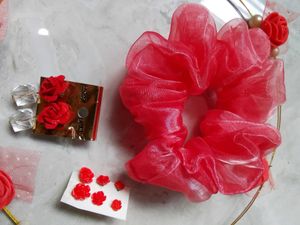 Cutesyy Red Hamper