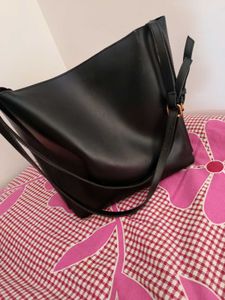 Classy Handbag For Office And College