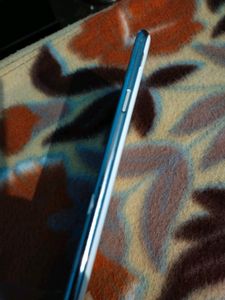Motorola Ka Mobile Hai 4g,,Pura Phone Saf Hai, Original Display Hai,Ram 3gb Or Rom 32gb Hai ,Bus Iski Battery Dalwani Padegi Apko,