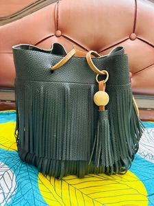 Black shoulder  bag