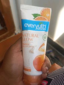 Everyuth Naturals Orange Peel-Off Mask