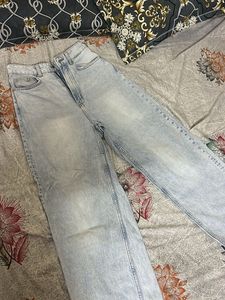 LIGHT BLUE DENIM JEANS