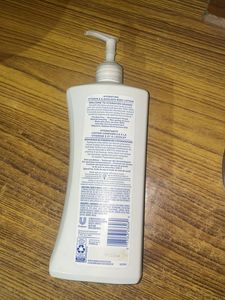 St Ives Hydrating Hydrantate Body Lotion