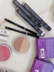 Loot! Makeup Kit 18 Products