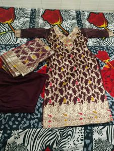 Elegant Purple Gold Pant Kameez