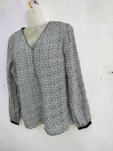 Patterned Long Sleeve Top