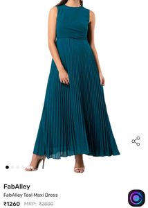 Elegant Blue Pleated Maxi Dress 30-32