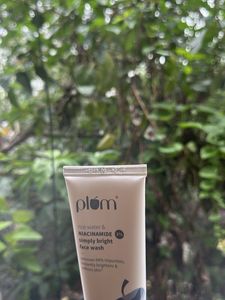 PLUM RICE WATER &amp; NIACINAMIDE BRIGHT FACE WASH