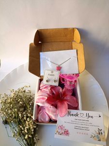 Jewelry &amp; Hair Accessory Gift Set