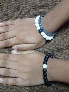 White Beaded Bracelet Combo (5)