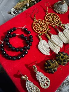 Earrings (8 Pairs)