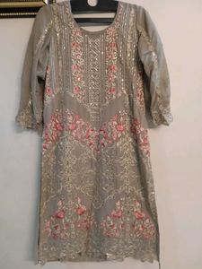 Beautiful Pakistani Kurta Set