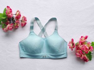 Under Armour : Sports Top