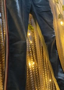 Women&#39;s Jeans