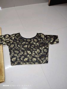 Golden Gorgeous Saree With Blouse