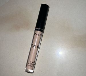 MAC 24H Concealer