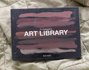 CLEARANCE SALE: Mac Eyeshadow Palette