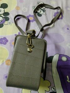Fashionable Women&#39;s Purse
