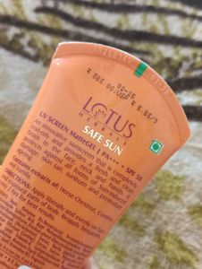 Lotus Herbals Safe Sunscreen