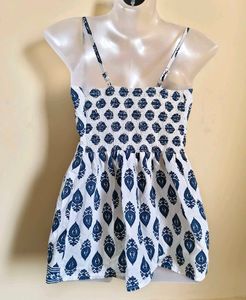 🎁Buy 2 Get 1 Free🎁White &amp; Blue Paisley Top