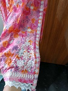 Chikankari Floral 🩷 Kurta And Pant Set