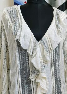Plus Size Frilled Lace Top