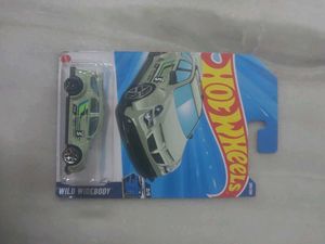 Hot Wheels single piece car