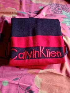 BRAND NEW-CALVIN KLIEN SWEATER