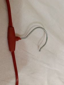 10 red hangers