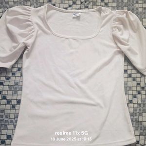 Women&#39;s Puff Sleeve Top