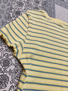 Uniqlo Women Yellow Ribbed Striped Crop Top