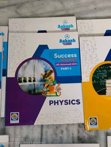 AAKASH BYJU&#39;S BOOKS