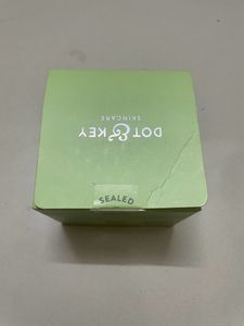 Dot & Key Cica + Niacinamide Oil Free Moisturizer