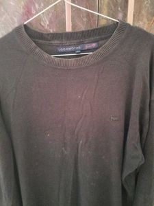 black sweatshirt