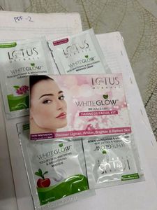Lotus White glow Facial Kit)