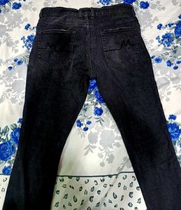 Distressed Black Wash Jeans