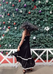 Elegant Black Maxi Dress